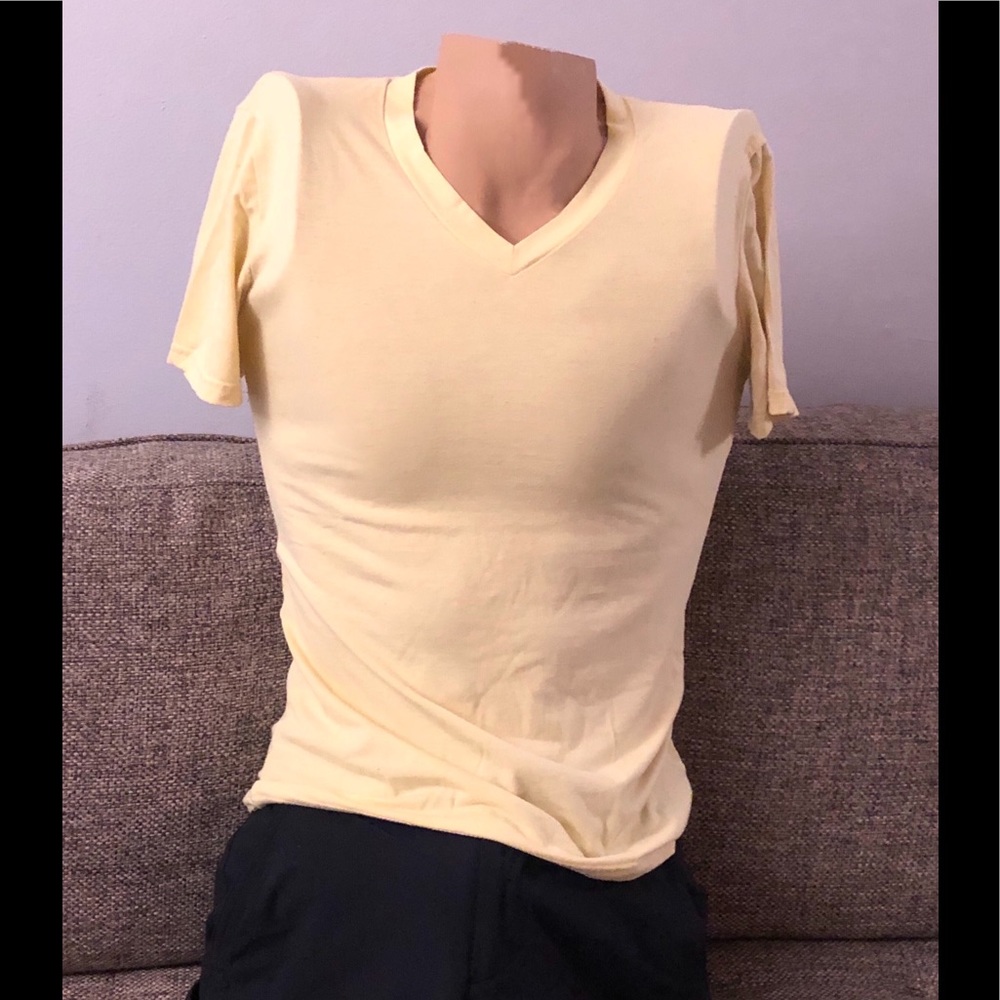 Men’s stretch v-neck tee